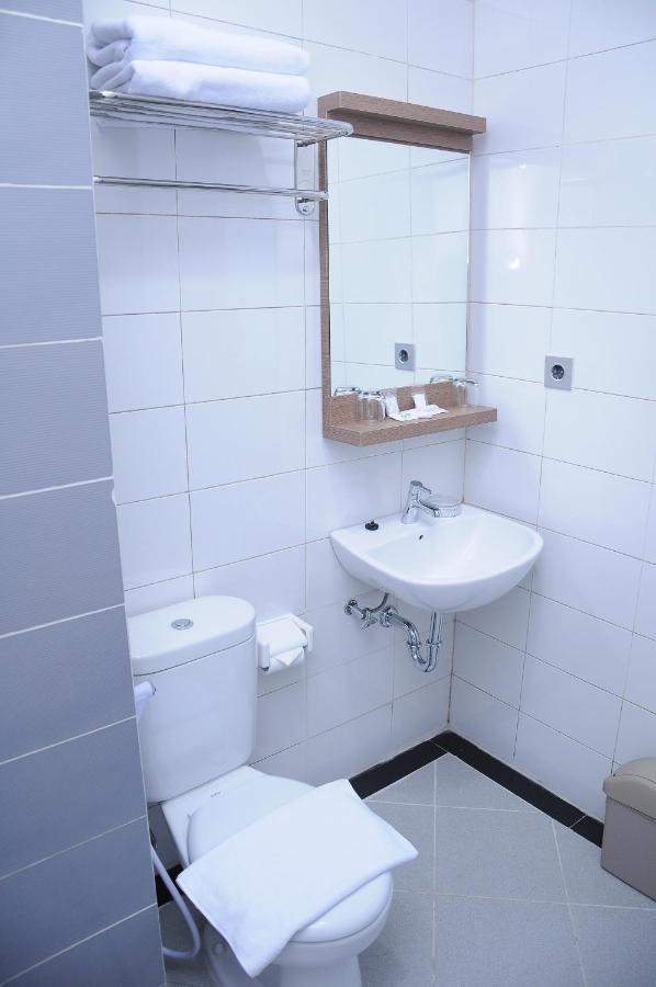 Idea'S Hotel Jalan Ibrahim Aji Bandung Eksteriør bilde